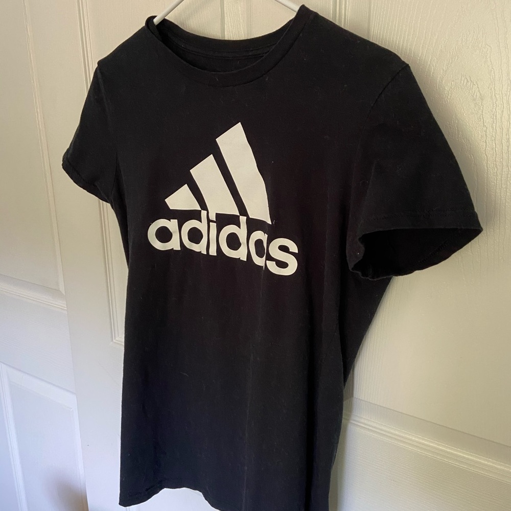 ADIDAS T SHIRT PERFECT CONDITION